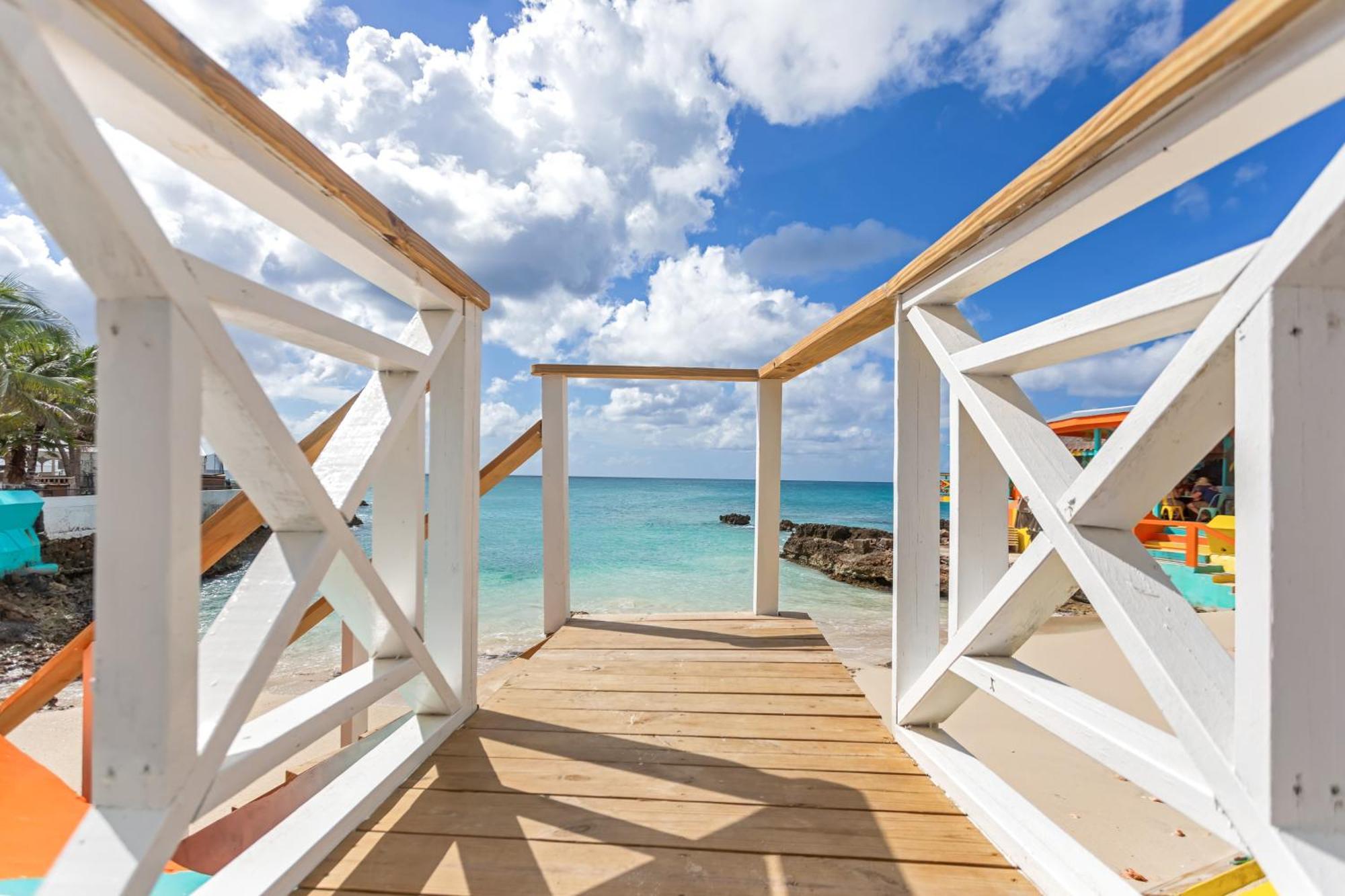 Maho Beach House - Sand Bar Condo - 1 Bedroom Suite Экстерьер фото