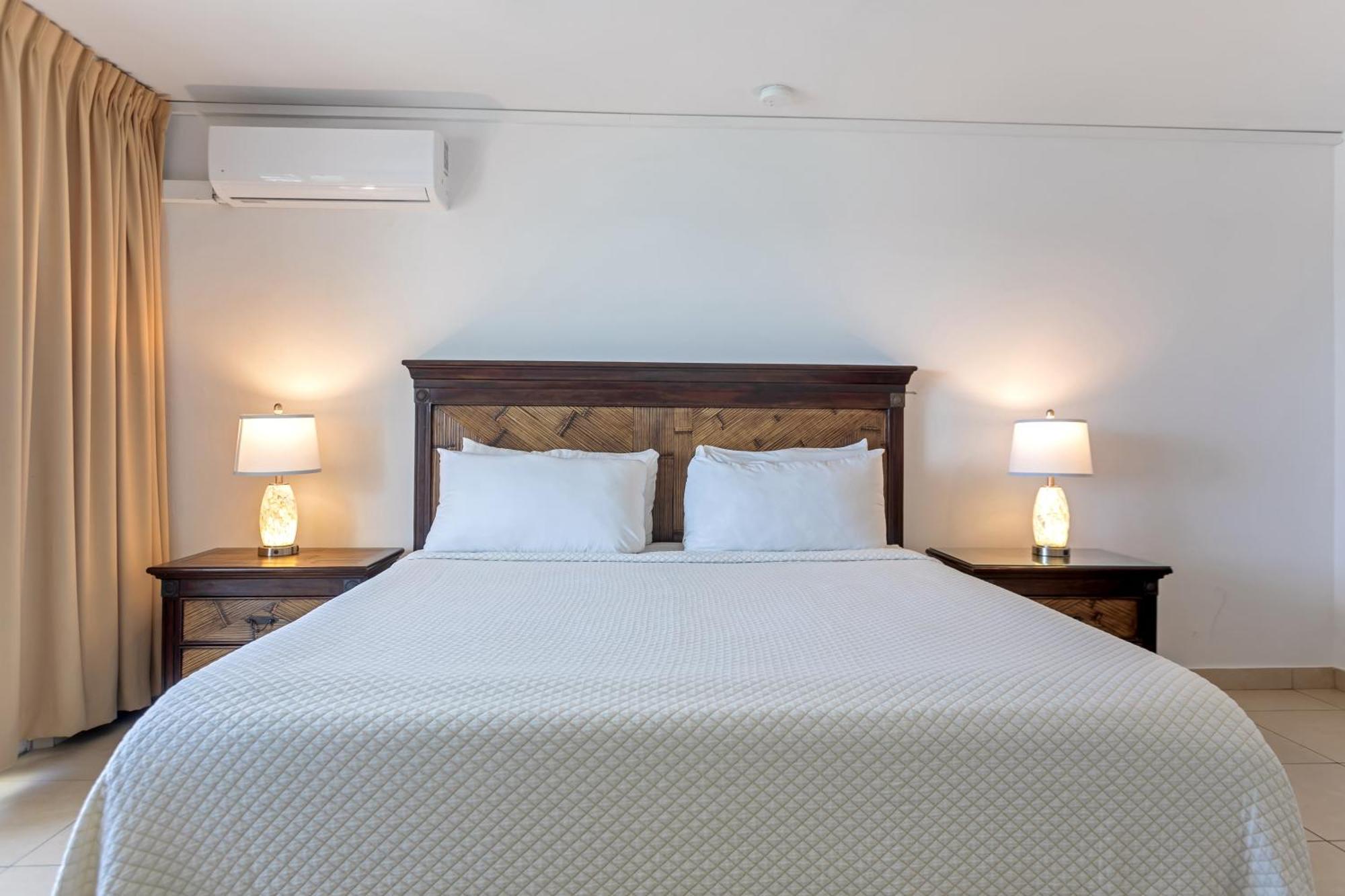 Maho Beach House - Sand Bar Condo - 1 Bedroom Suite Экстерьер фото