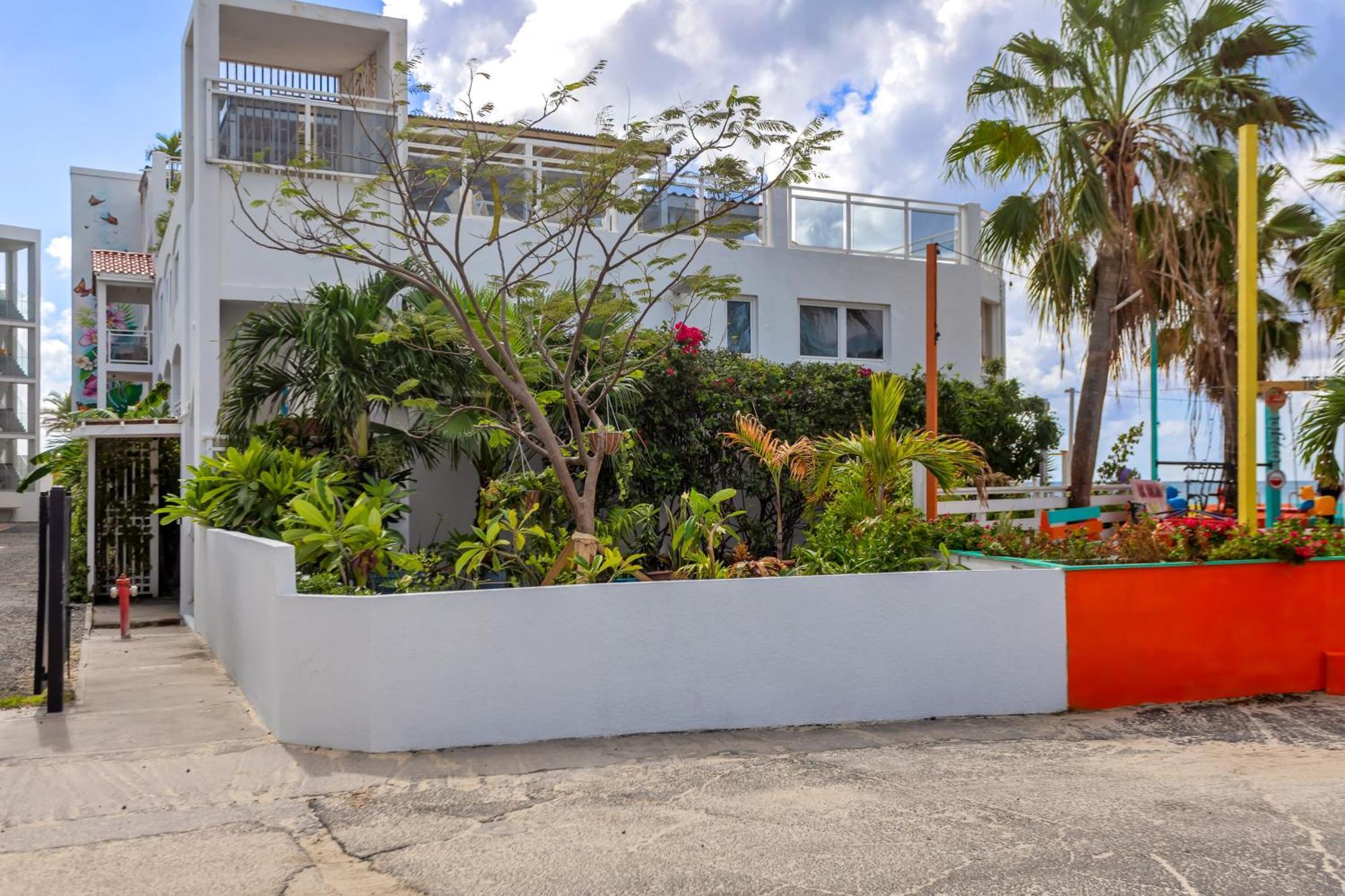 Maho Beach House - Sand Bar Condo - 1 Bedroom Suite Экстерьер фото