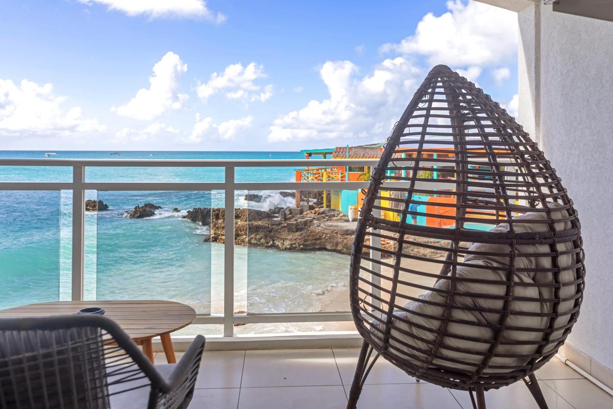 Maho Beach House - Sand Bar Condo - 1 Bedroom Suite Экстерьер фото